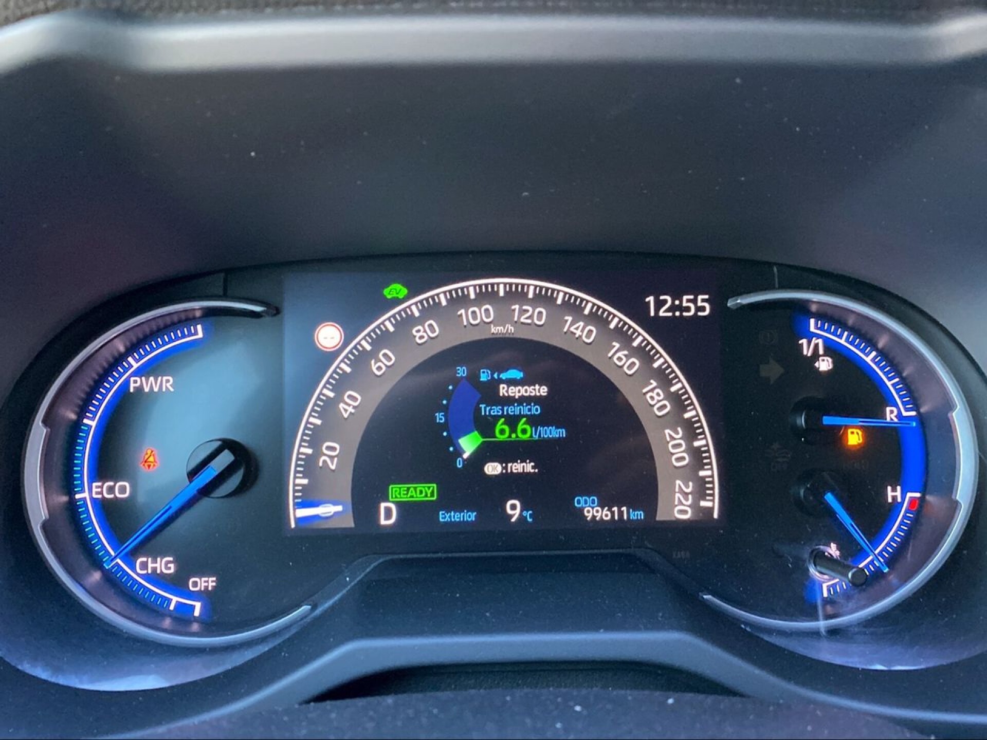 Foto 12 del anuncio Toyota Rav4 2.5l 220H Advance  de Ocasión en Madrid