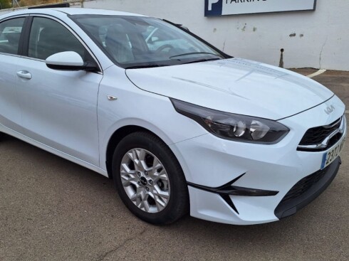 Foto impresión del anuncio Kia Ceed 1.0 T-GDi 88kW (120CV) Drive  de Ocasión en Madrid