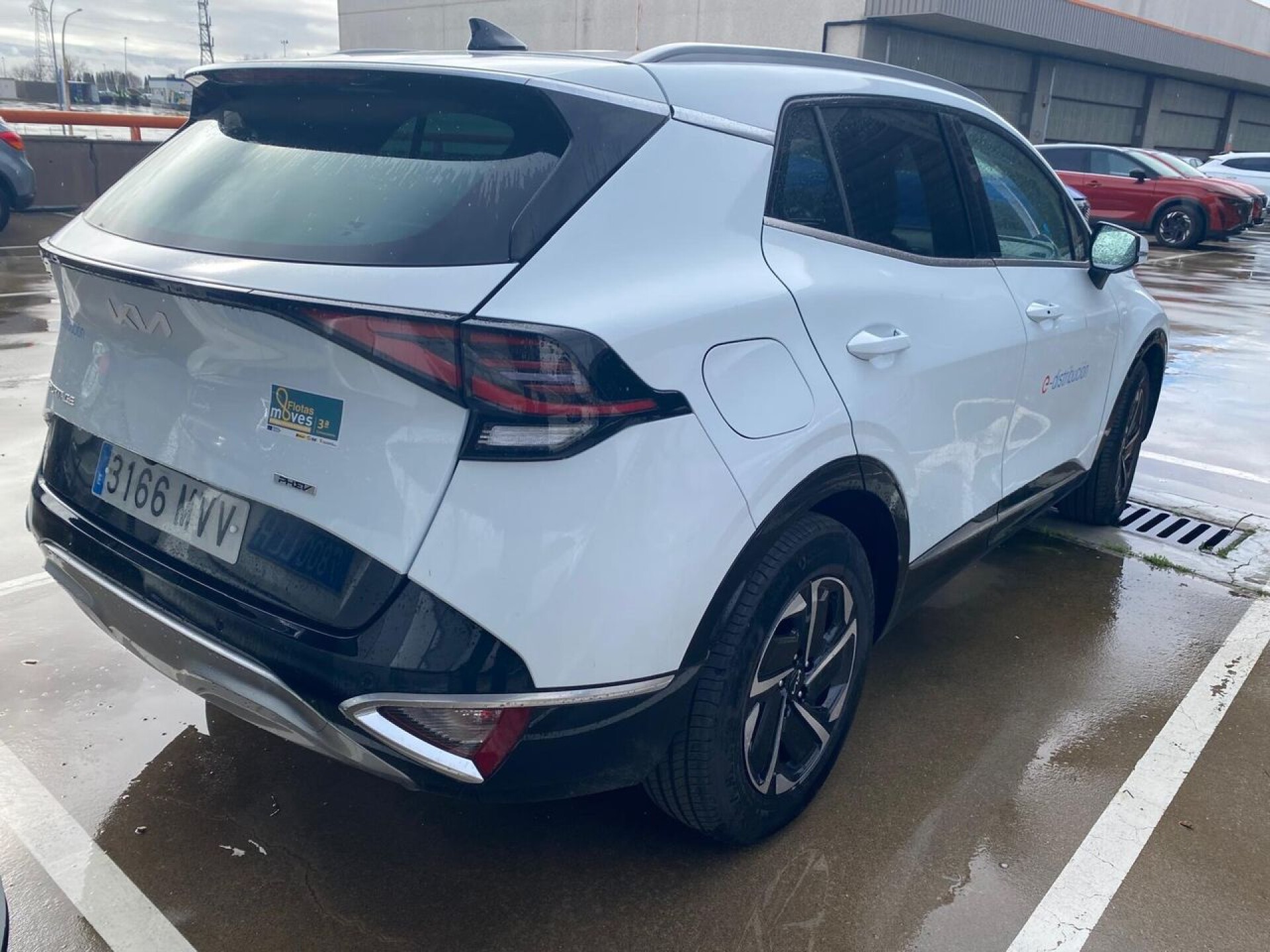 Foto 3 del anuncio Kia Sportage 1.6 T-GDi PHEV 198kW (265CV) Tech 4x4  de Ocasión en Madrid