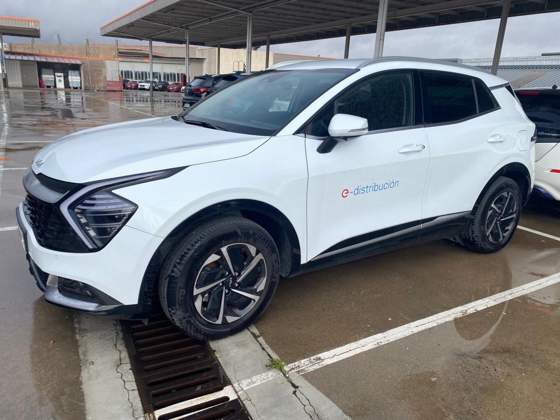 Foto principal del anuncio Kia Sportage 1.6 T-GDi PHEV 198kW (265CV) Tech 4x4  de Ocasión en Madrid