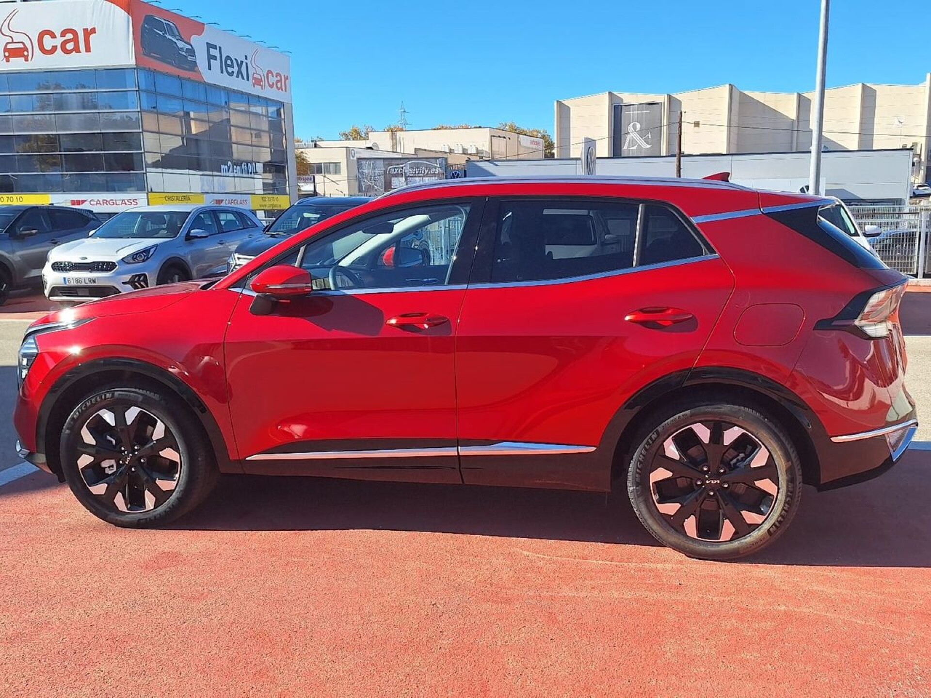 Foto 4 del anuncio Kia Sportage 1.6 T-GDi PHEV 198kW (265CV) Tech 4x4  de Ocasión en Madrid