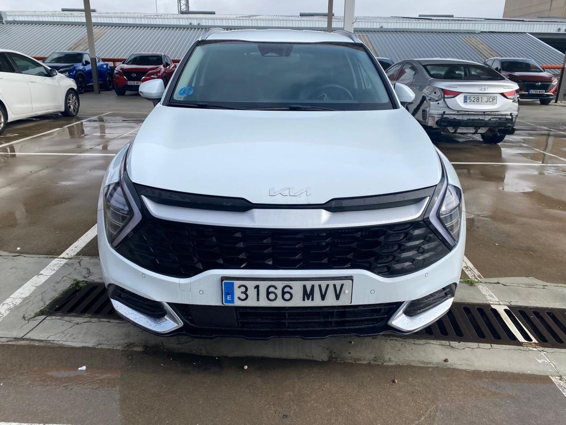 Foto 4 del anuncio Kia Sportage 1.6 T-GDi PHEV 198kW (265CV) Tech 4x4  de Ocasión en Madrid