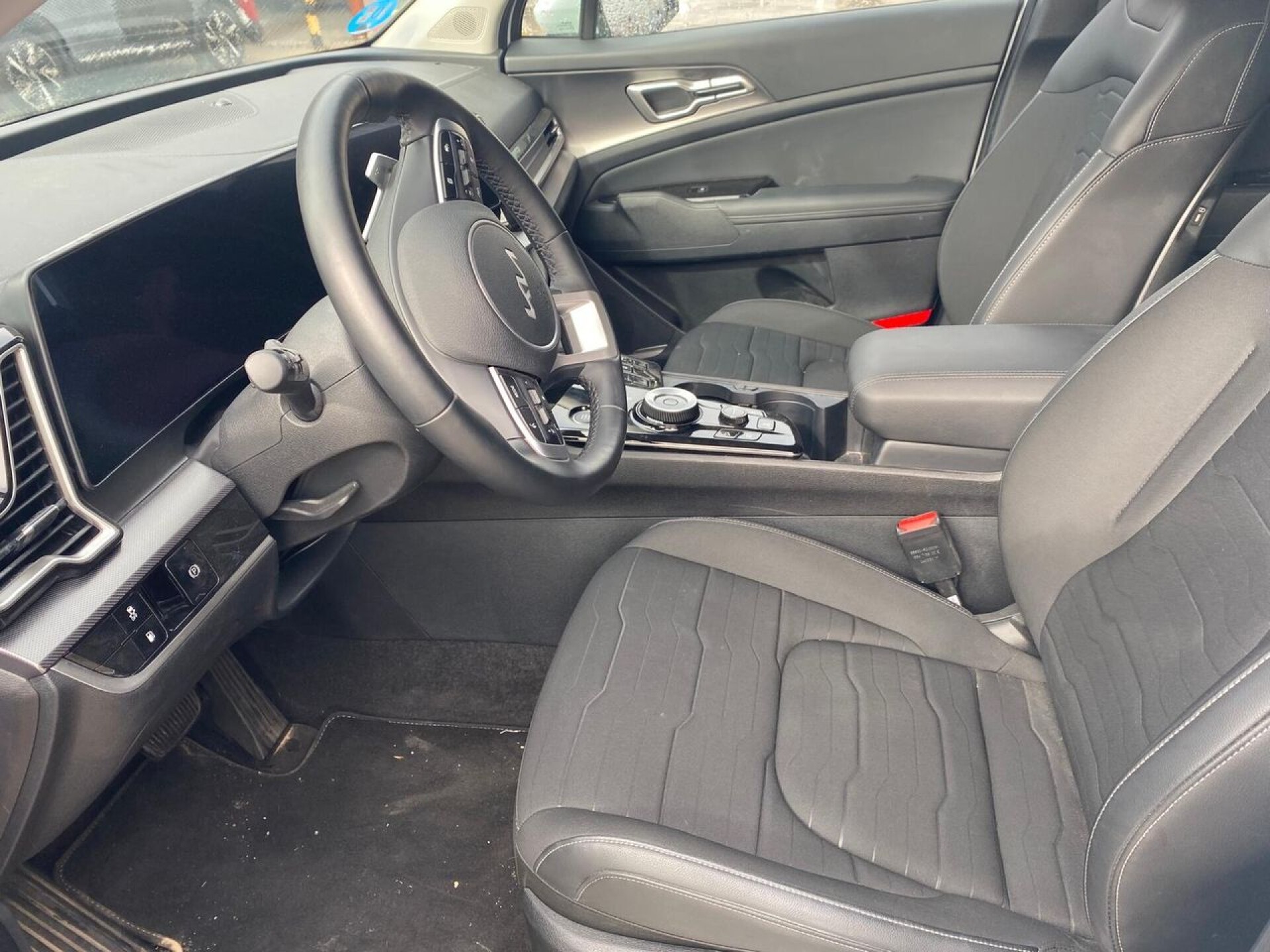 Foto 5 del anuncio Kia Sportage 1.6 T-GDi PHEV 198kW (265CV) Tech 4x4  de Ocasión en Madrid