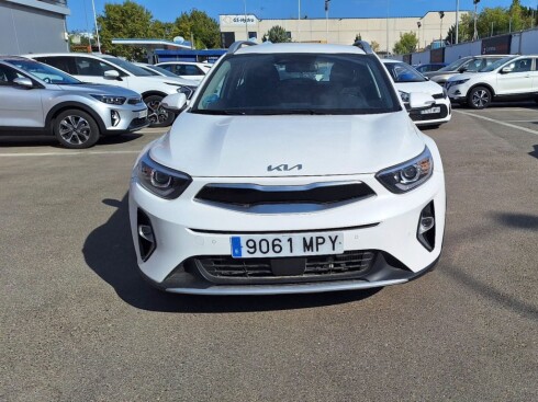 Foto impresión del anuncio Kia Stonic 1.0 T-GDi 74kW (100CV) MHEV MT Drive  de Ocasión en Madrid