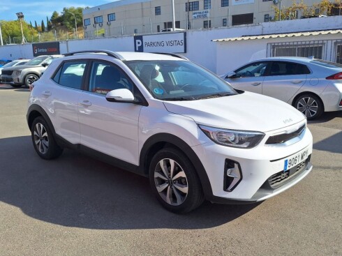 Foto impresión del anuncio Kia Stonic 1.0 T-GDi 74kW (100CV) MHEV MT Drive  de Ocasión en Madrid