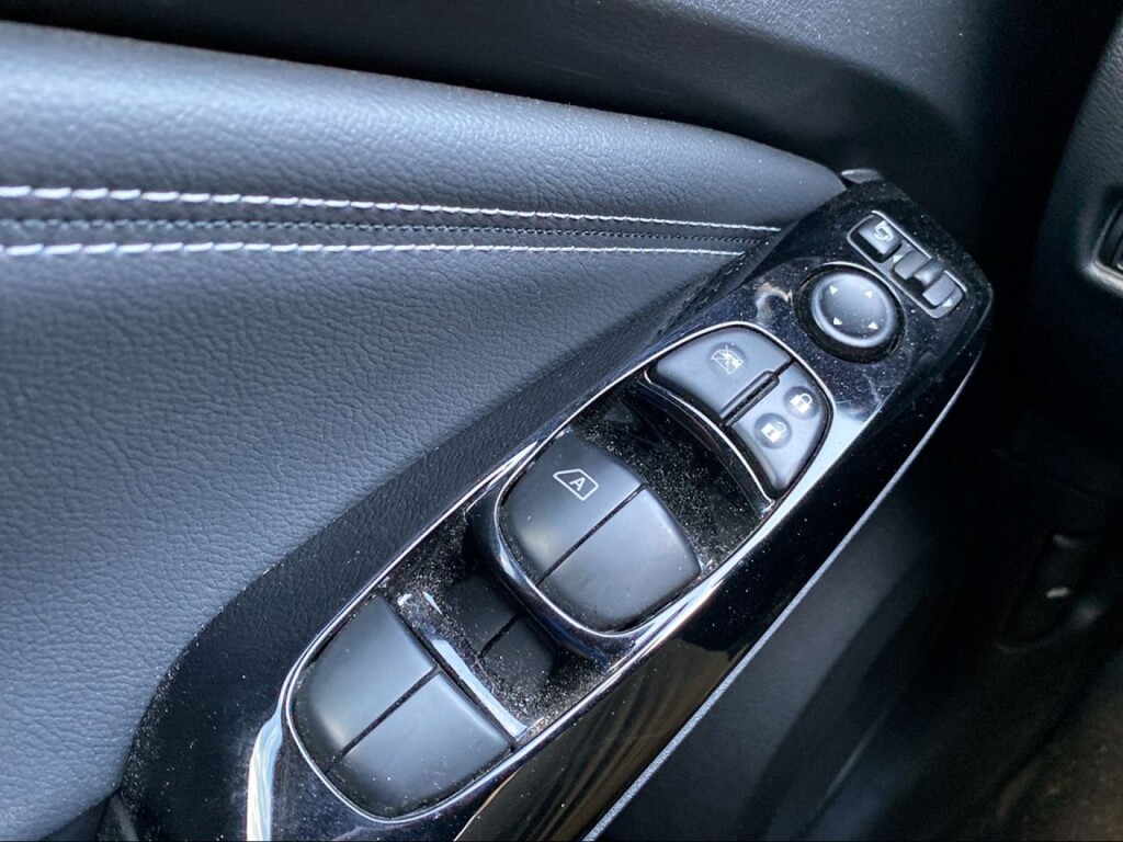 Foto 15 del anuncio Nissan Juke 1.6 Hybrid 105kW(145CV) Première Edition  de Ocasión en Madrid