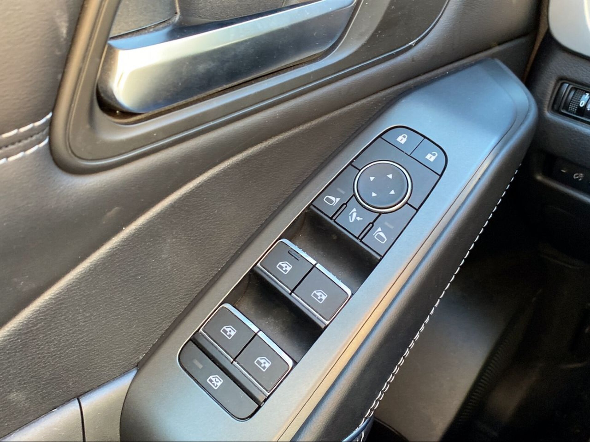 Foto 15 del anuncio Nissan Qashqai DIG-T 103kW N-Connecta  de Ocasión en Madrid