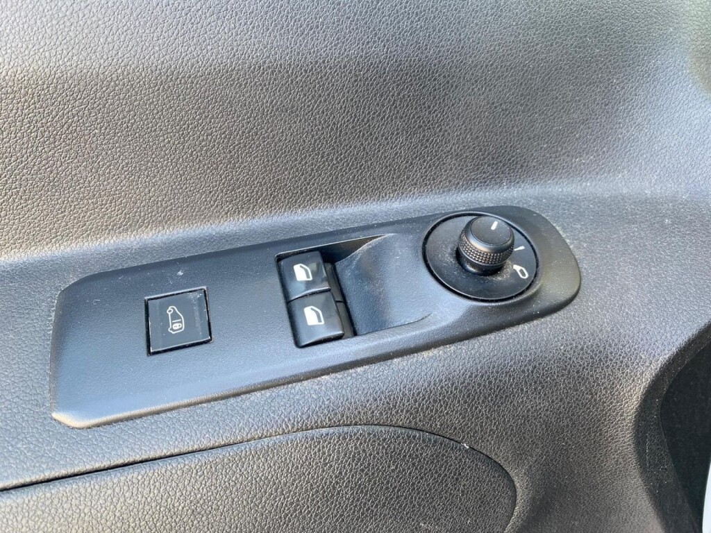 Foto 10 del anuncio Toyota Proace City 1.5L 100CV  5v  de Ocasión en Madrid