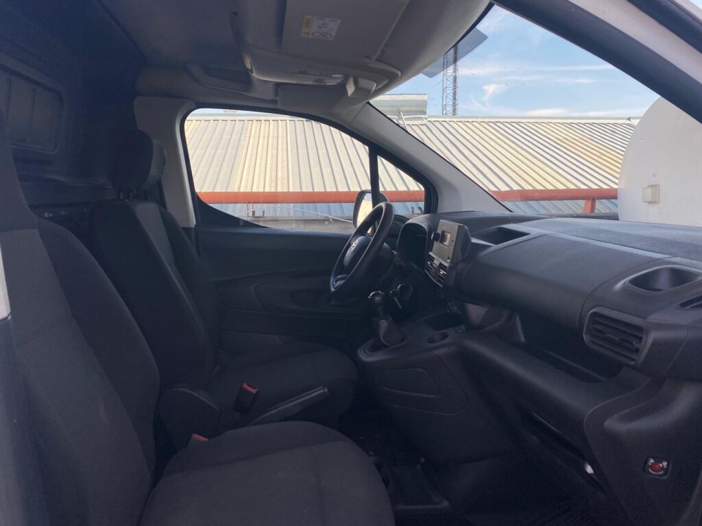 Foto 5 del anuncio Toyota Proace City 1.5L 100CV  5v  de Ocasión en Madrid