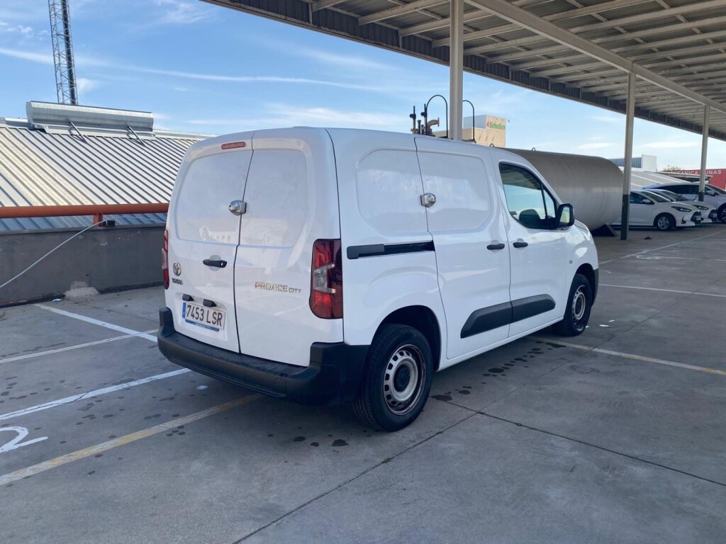 Foto 3 del anuncio Toyota Proace City 1.5L 100CV  5v  de Ocasión en Madrid