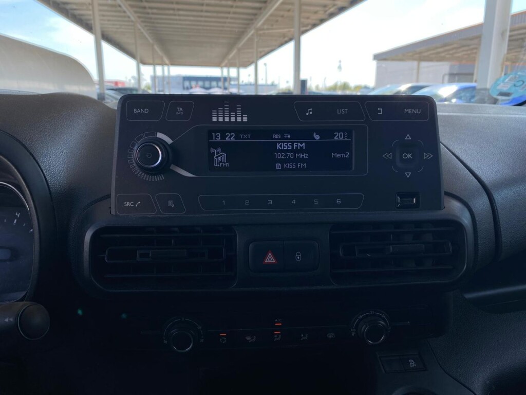 Foto 8 del anuncio Toyota Proace City 1.5L 100CV  5v  de Ocasión en Madrid