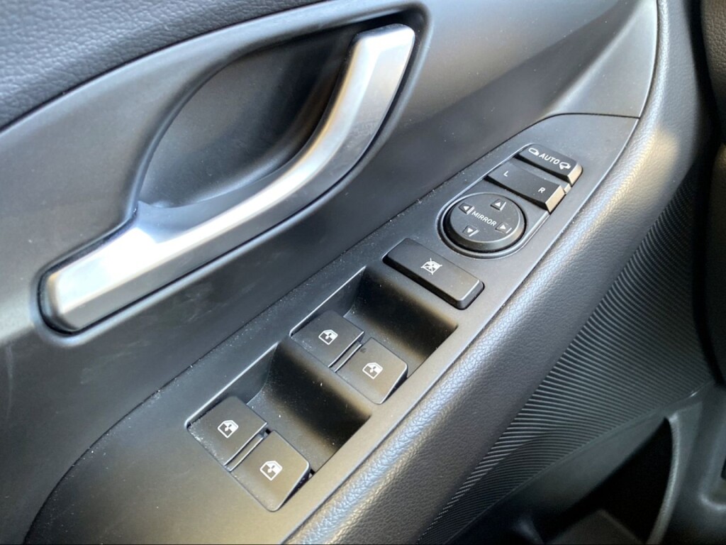 Foto 15 del anuncio Hyundai i30 1.5 DPI Klass SLX  de Ocasión en Madrid