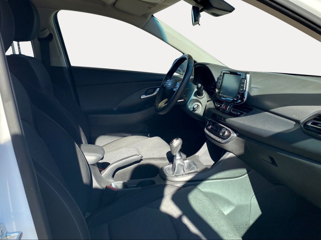 Foto 7 del anuncio Hyundai i30 1.5 DPI Klass SLX  de Ocasión en Madrid