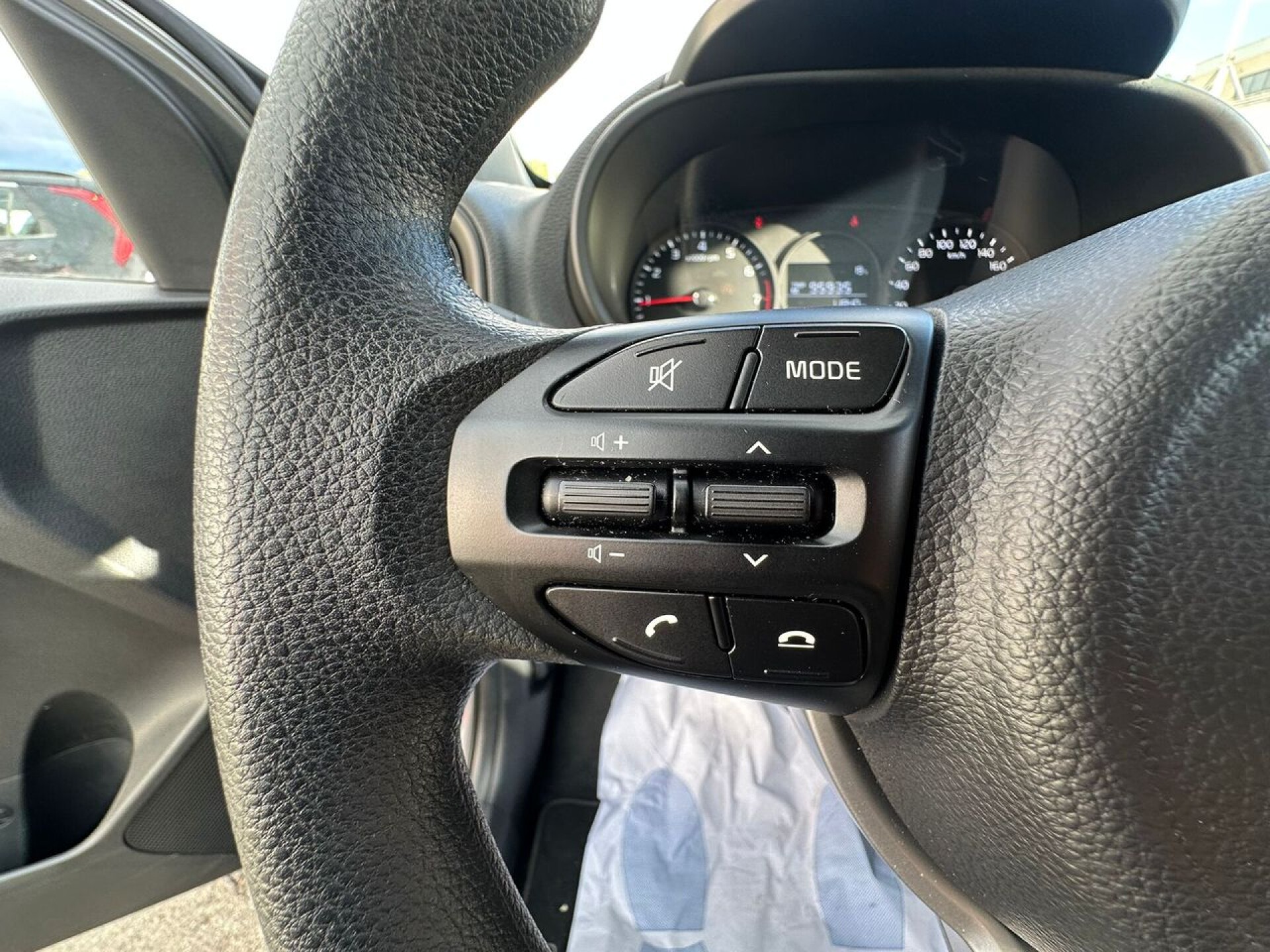 Foto 7 del anuncio Kia Picanto 1.0 DPi 46kW (63CV) Concept  de Ocasión en Madrid