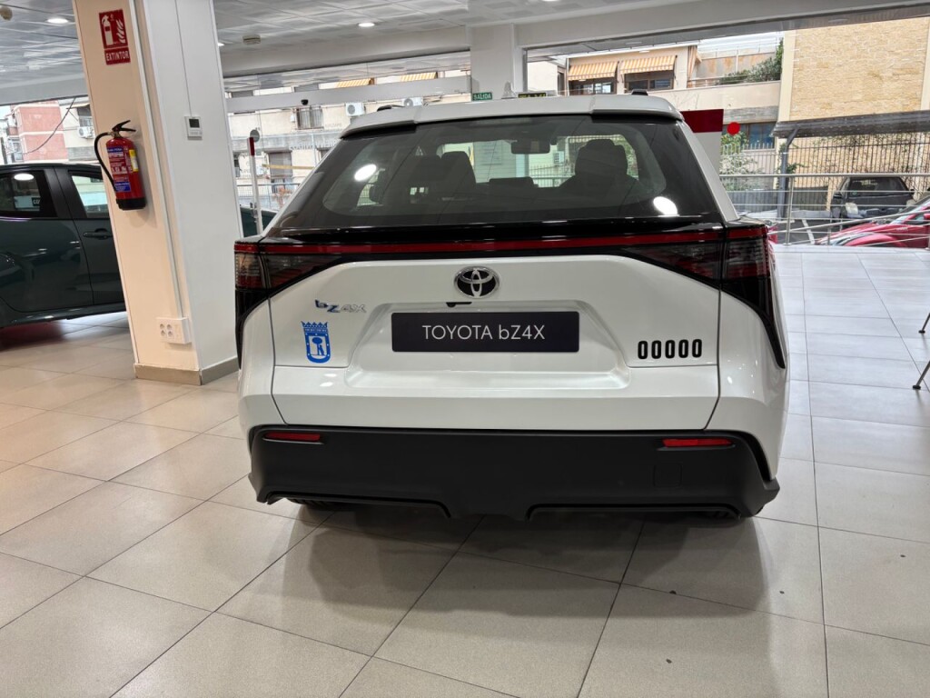 Foto 1 del anuncio Toyota bZ4X 200E 4x2 Advance - TAXI de Ocasión en Madrid