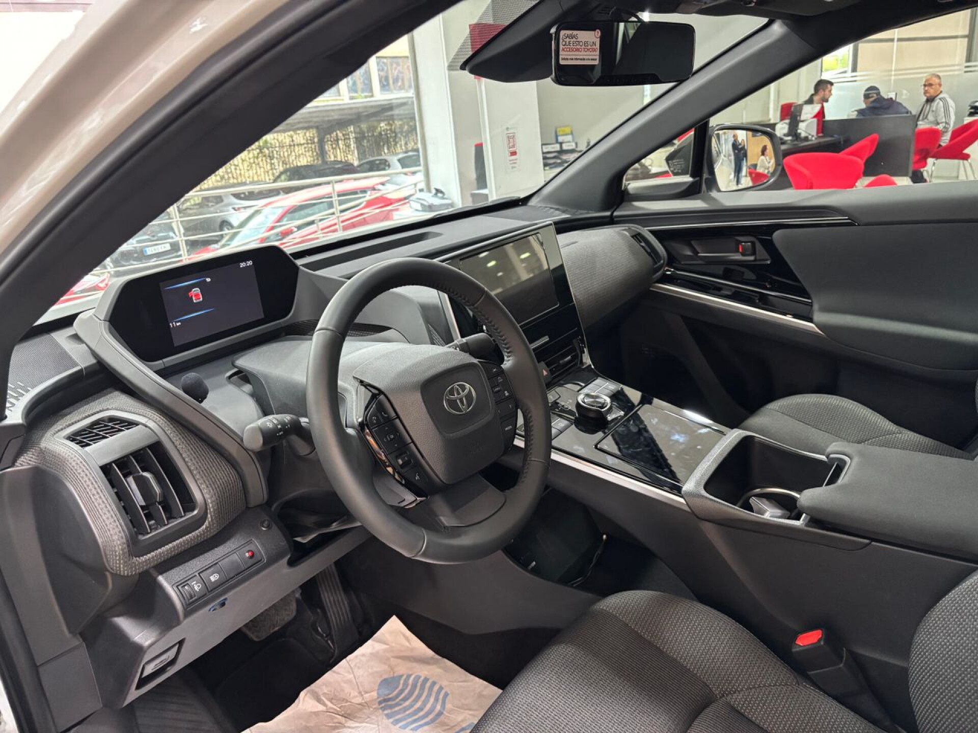 Foto 7 del anuncio Toyota bZ4X 200E 4x2 Advance - TAXI de Ocasión en Madrid