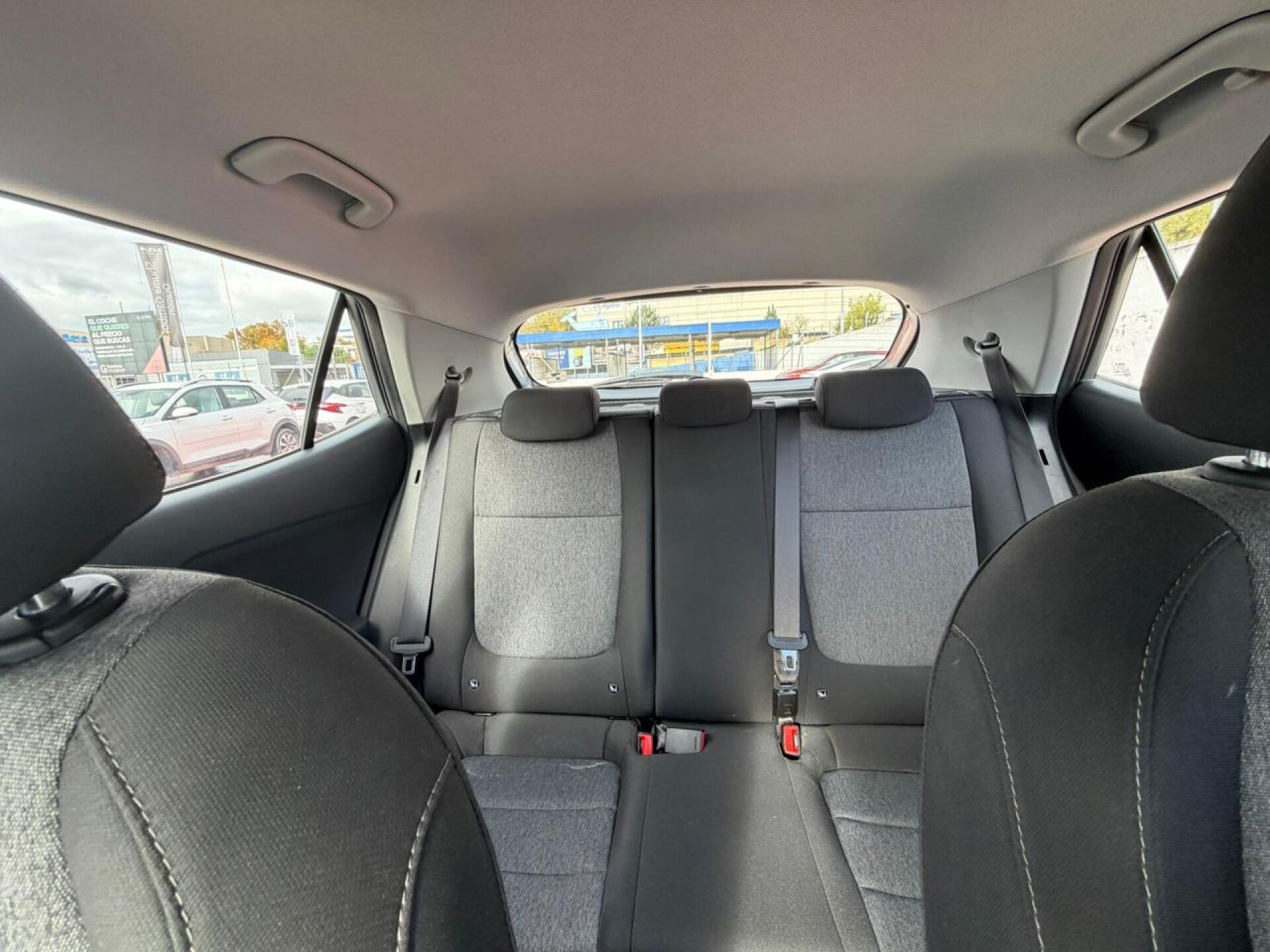 Foto 5 del anuncio Kia Stonic 1.0 T-GDi 74kW (100CV) MHEV MT Concept  de Ocasión en Madrid