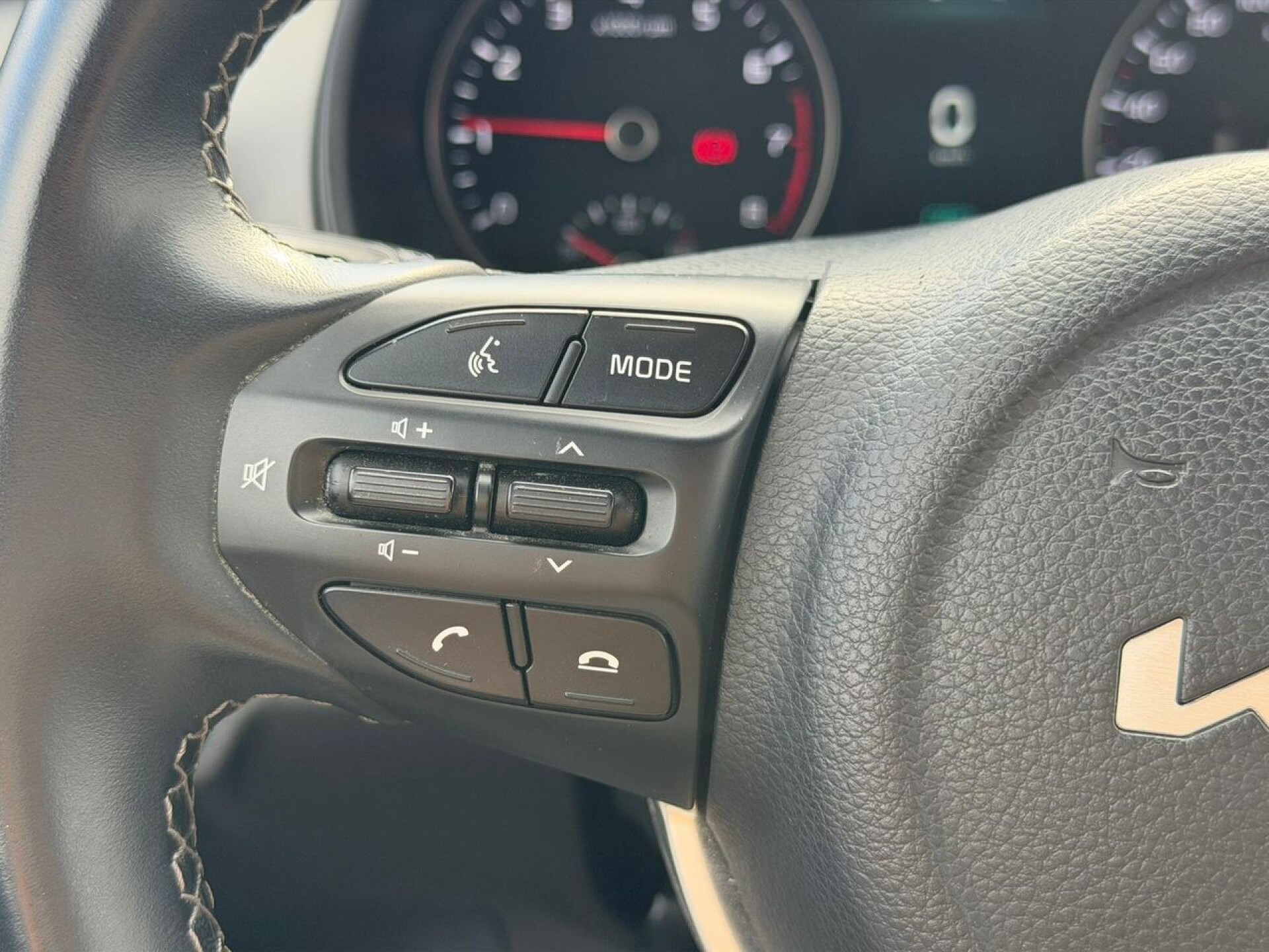 Foto 7 del anuncio Kia Stonic 1.0 T-GDi 74kW (100CV) MHEV MT Concept  de Ocasión en Madrid