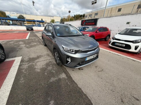 Foto impresión del anuncio Kia Stonic 1.0 T-GDi 74kW (100CV) MHEV MT Concept  de Ocasión en Madrid