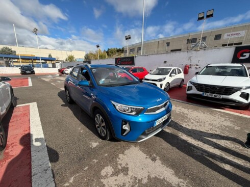 Foto impresión del anuncio Kia Stonic 1.0 T-GDi 74kW (100CV) MHEV MT Concept  de Ocasión en Madrid