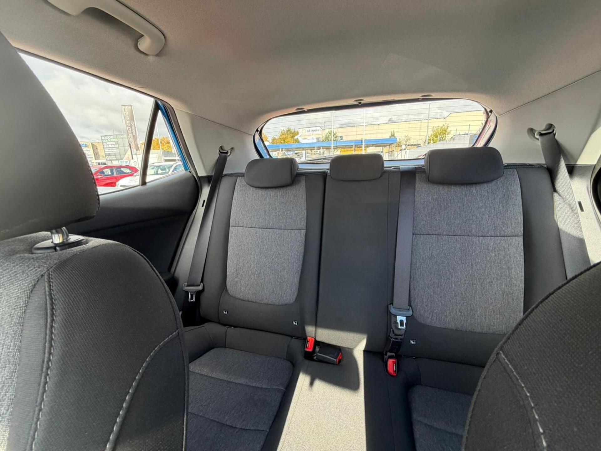 Foto 5 del anuncio Kia Stonic 1.0 T-GDi 74kW (100CV) MHEV MT Concept  de Ocasión en Madrid