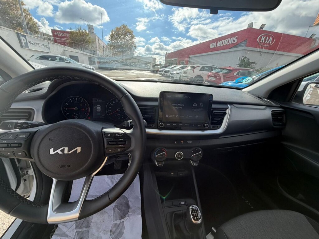 Foto 6 del anuncio Kia Stonic 1.0 T-GDi 74kW (100CV) MHEV MT Concept  de Ocasión en Madrid