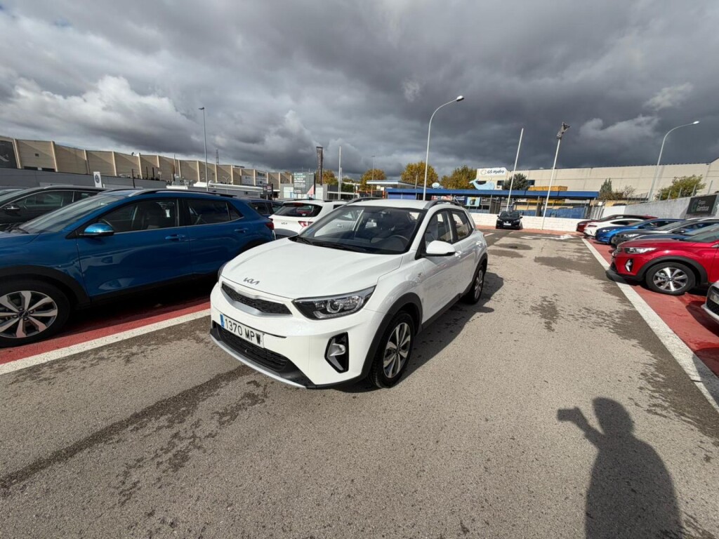 Foto principal del anuncio Kia Stonic 1.0 T-GDi 74kW (100CV) MHEV MT Concept  de Ocasión en Madrid