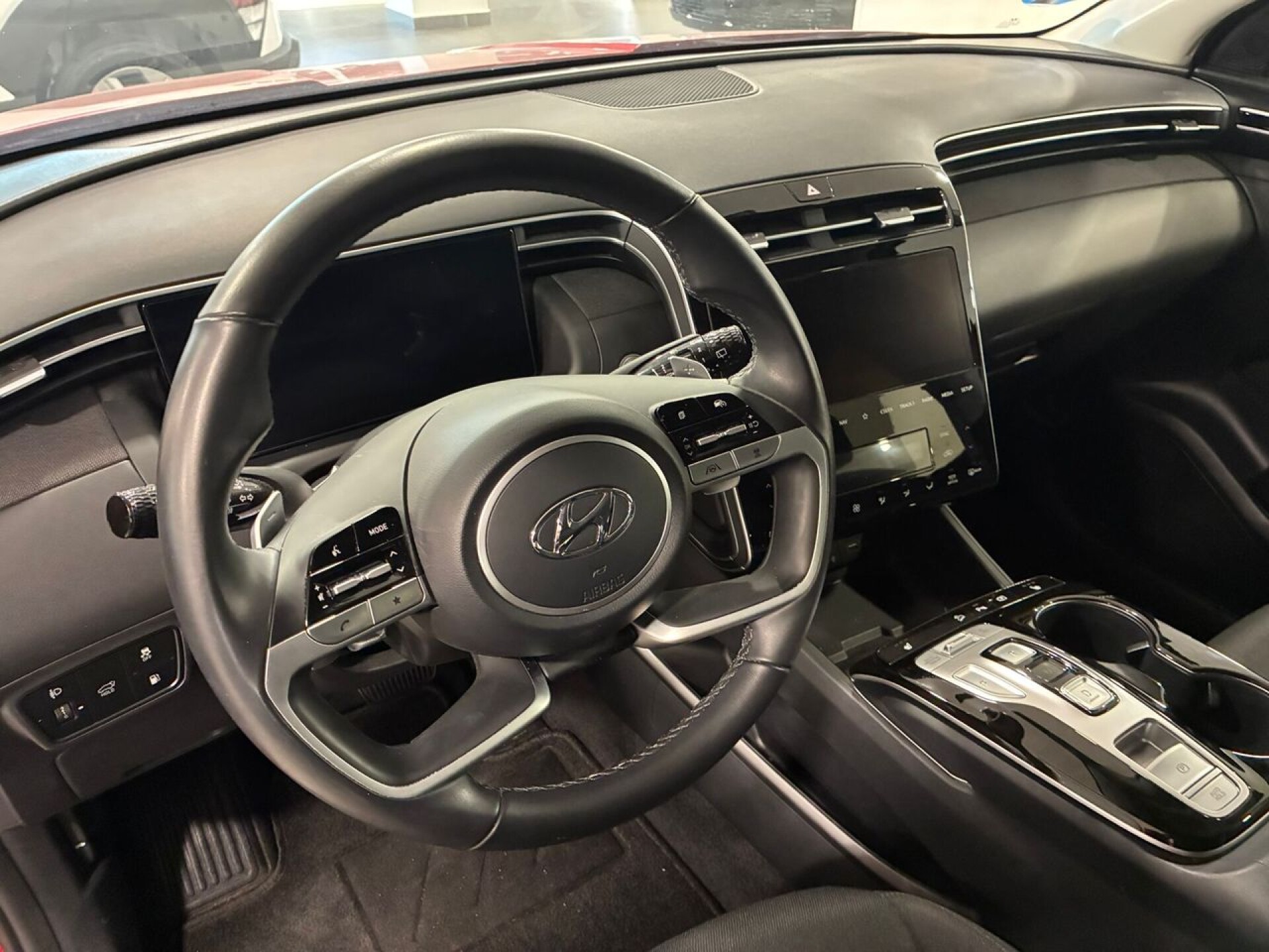 Foto 9 del anuncio Hyundai Tucson 1.6 TGDI PHEV 195kW Tecno Sky Auto 4x4  de Ocasión en Madrid