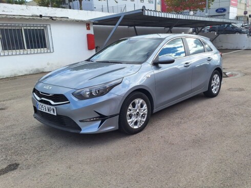 Foto principal del anuncio Kia Ceed 1.0 T-GDi 88kW (120CV) Drive  de Ocasión en Madrid