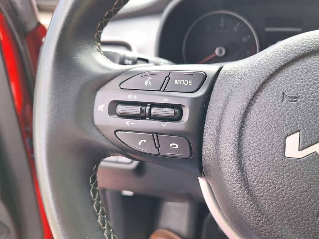 Foto 10 del anuncio Kia Stonic 1.0 T-GDi 74kW (100CV) MHEV MT Drive  de Ocasión en Madrid