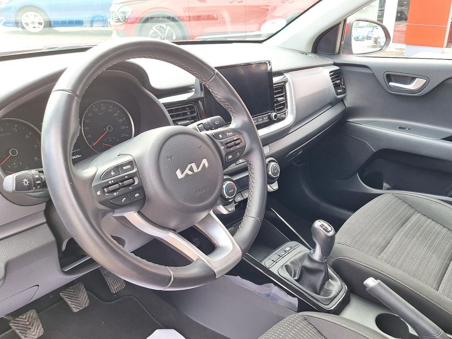 Foto 8 del anuncio Kia Stonic 1.0 T-GDi 74kW (100CV) MHEV MT Drive  de Ocasión en Madrid