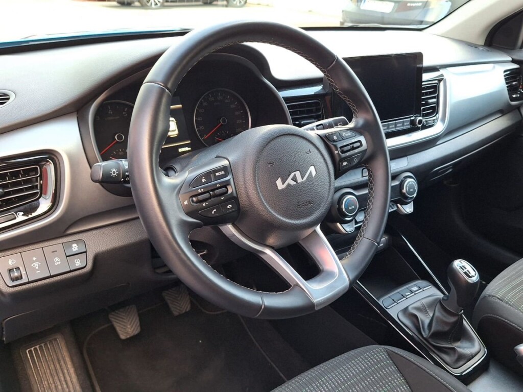 Foto 8 del anuncio Kia Stonic 1.0 T-GDi 74kW (100CV) MHEV MT Drive  de Ocasión en Madrid