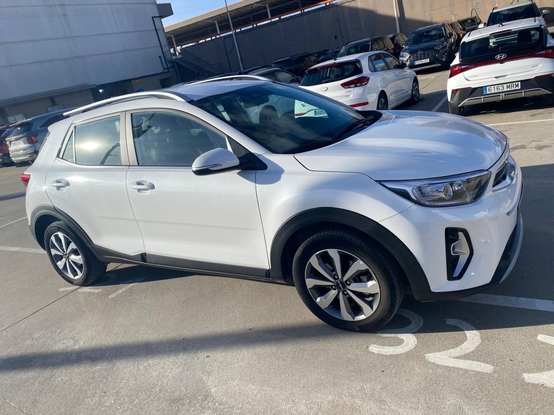 Foto principal del anuncio Kia Stonic 1.0 T-GDi 74kW (100CV) MHEV MT Drive  de Ocasión en Madrid