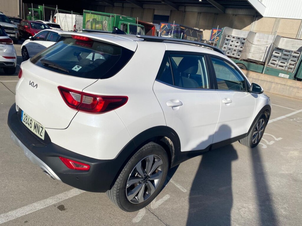 Foto 3 del anuncio Kia Stonic 1.0 T-GDi 74kW (100CV) MHEV MT Drive  de Ocasión en Madrid