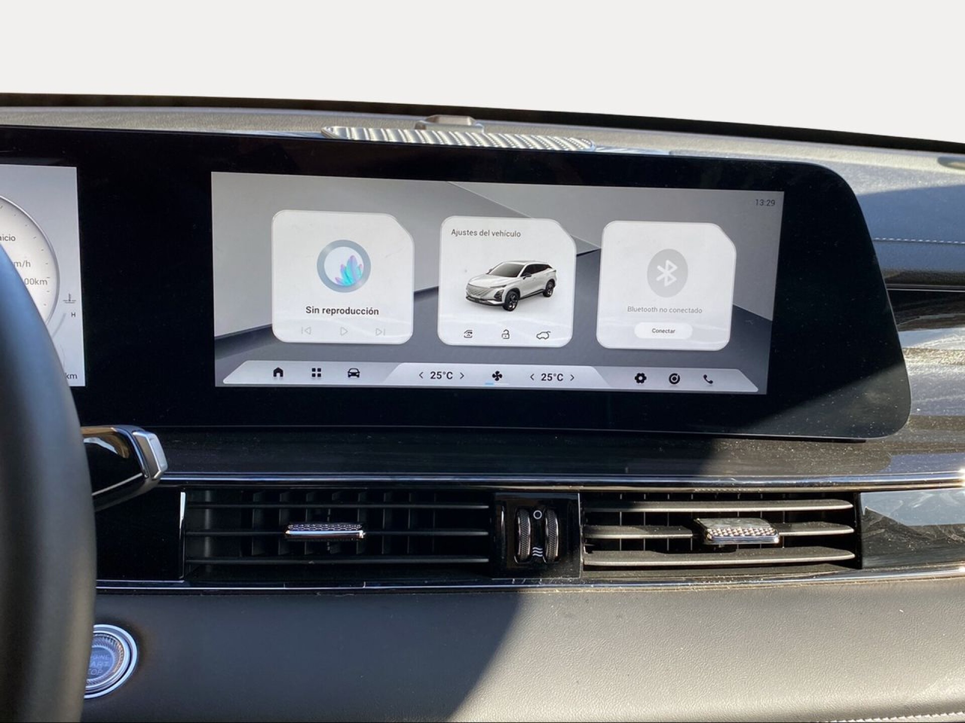 Foto 13 del anuncio Omoda 5 MY25 - Premium 1.6 TGDI 108kW (145cv)  de Ocasión en Madrid