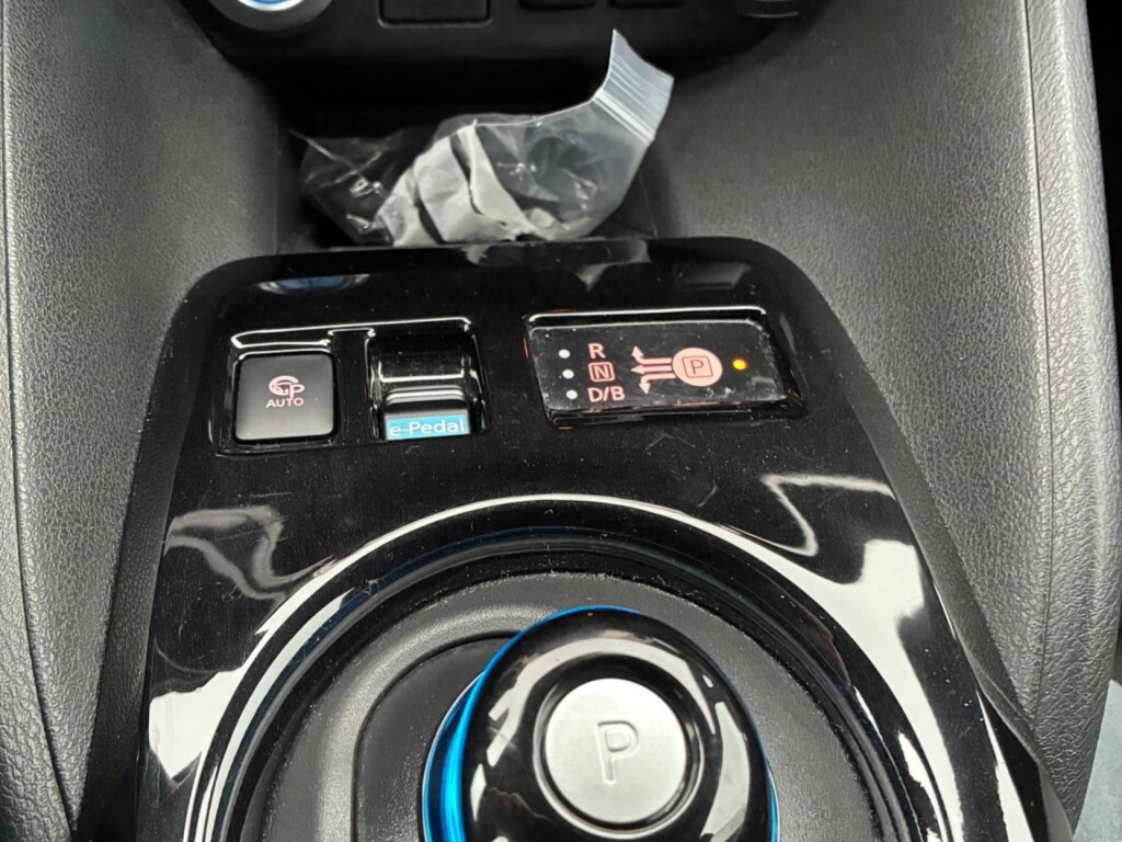 Foto 15 del anuncio Nissan Leaf 62kWh e+ Tekna  de Ocasión en Madrid