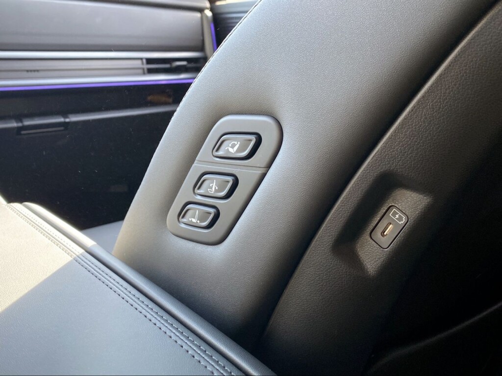 Foto 17 del anuncio Hyundai Santa Fe PHEV 1.6T 253CV 4X4 AT Calligraphy Ll.Di  de Ocasión en Madrid