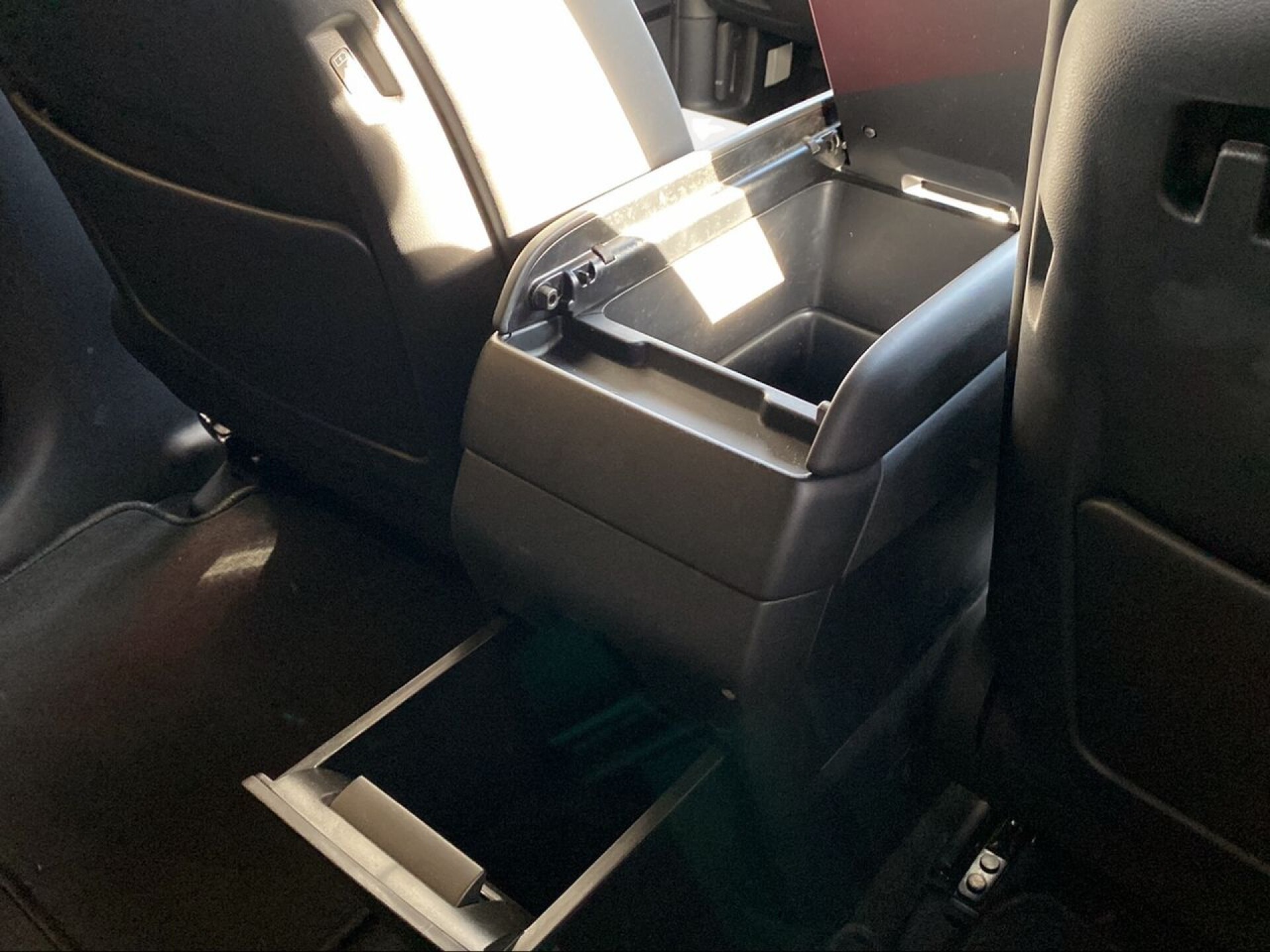 Foto 16 del anuncio Hyundai Santa Fe PHEV 1.6T 253CV 4X4 AT Calligraphy Ll.Di  de Ocasión en Madrid