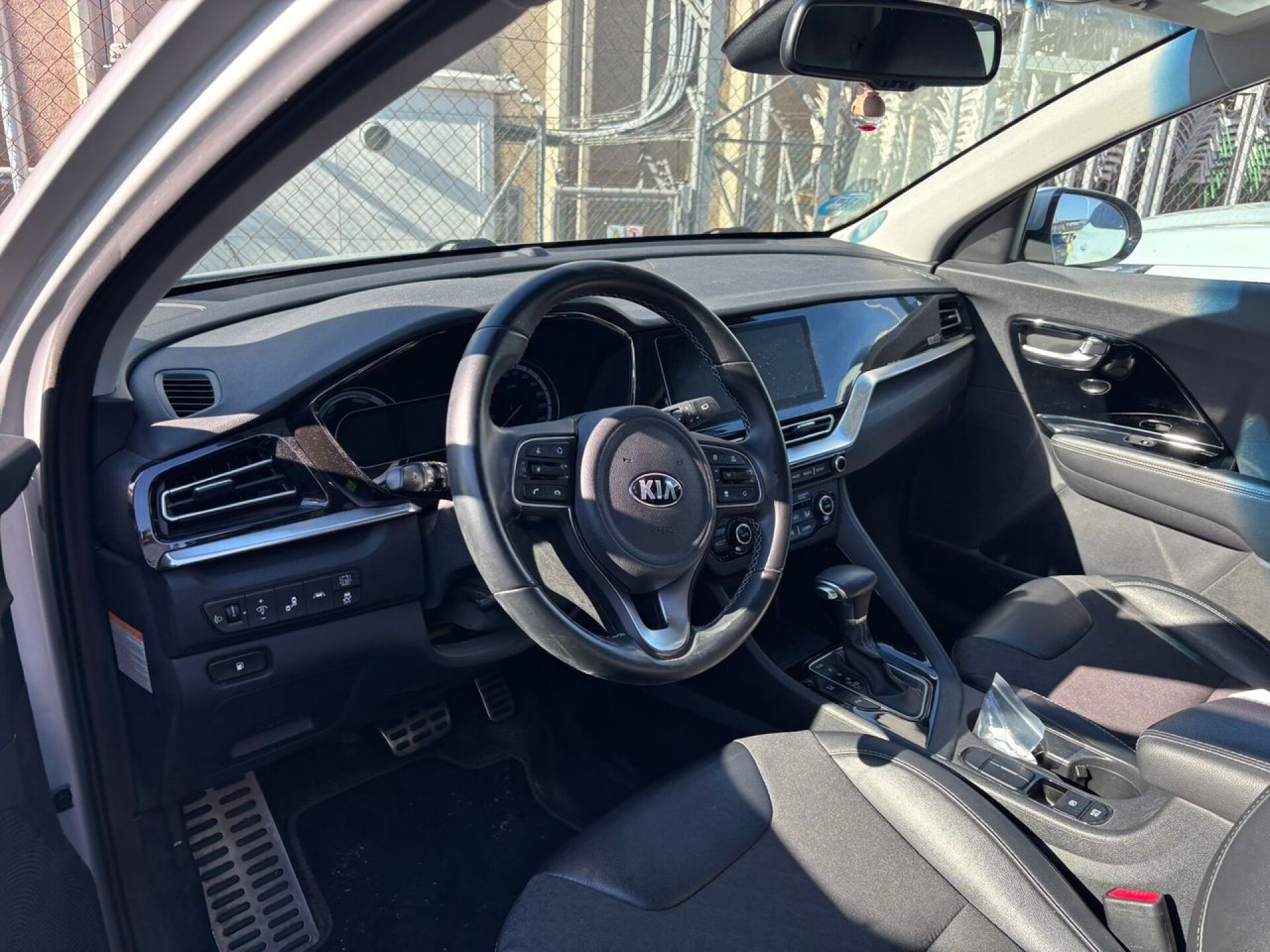 Foto 6 del anuncio Kia Niro 1.6 GDi HEV 104kW (141CV) Emotion  de Ocasión en Madrid