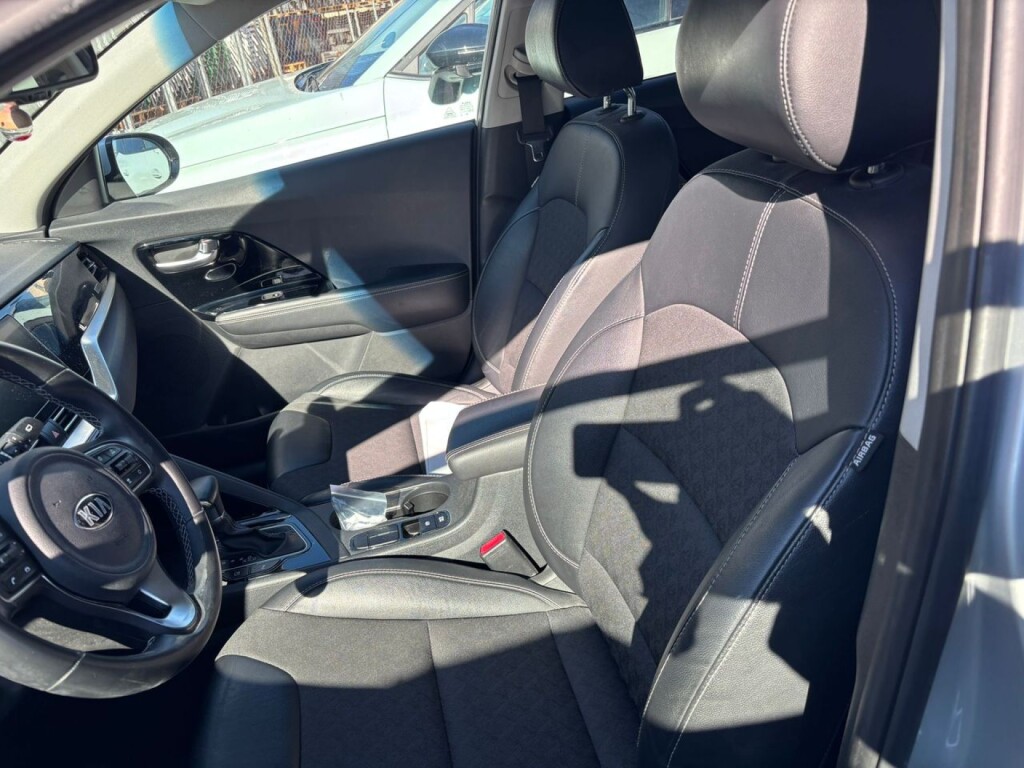 Foto 7 del anuncio Kia Niro 1.6 GDi HEV 104kW (141CV) Emotion  de Ocasión en Madrid