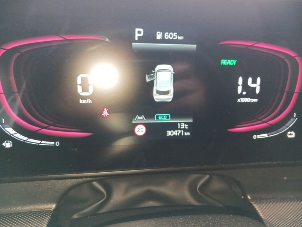 Foto 9 del anuncio Kia Sportage 1.6 T-GDi HEV 171kW (230CV) Drive 4x2  de Ocasión en Madrid