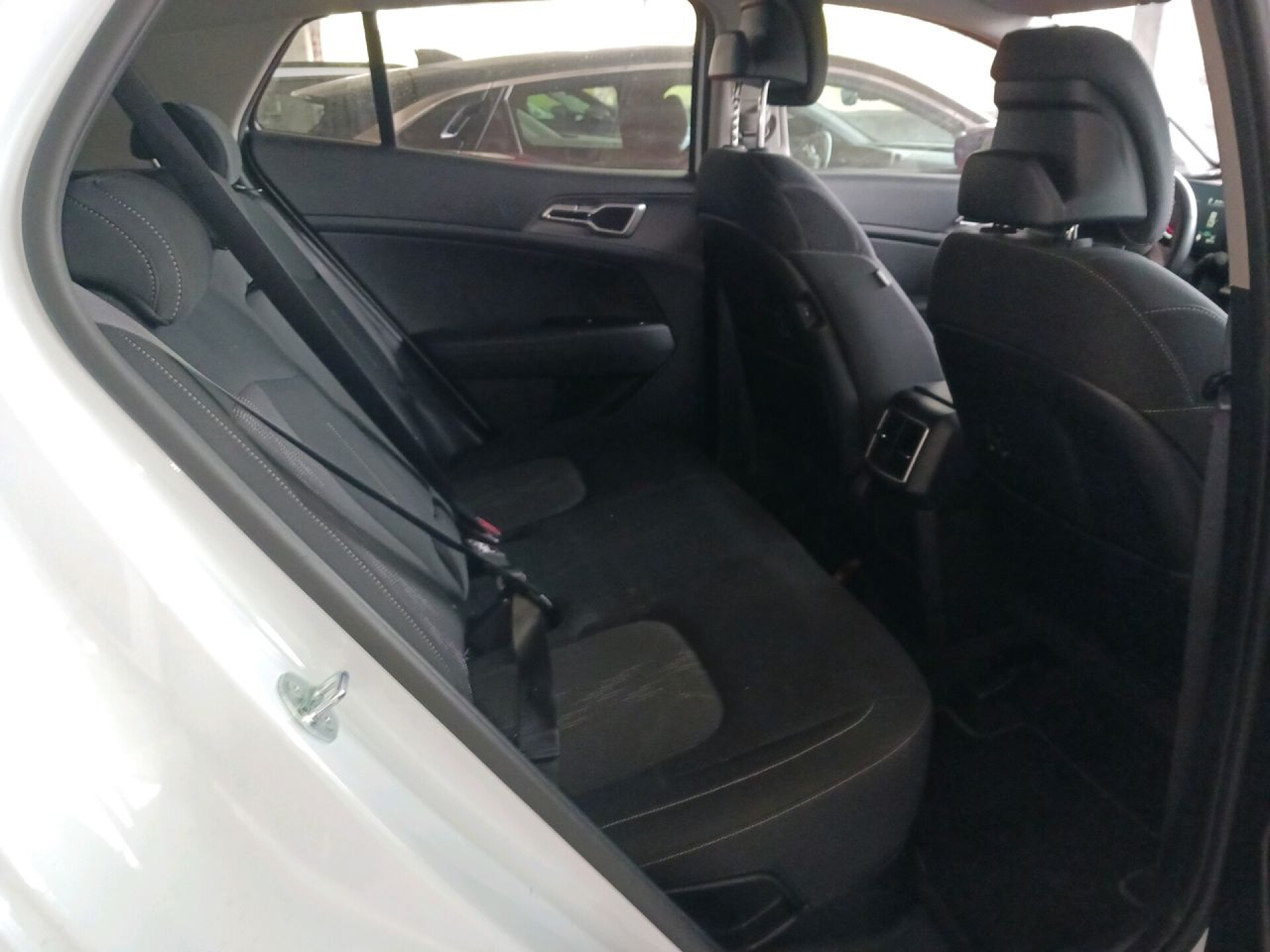 Foto 6 del anuncio Kia Sportage 1.6 T-GDi HEV 171kW (230CV) Drive 4x2  de Ocasión en Madrid