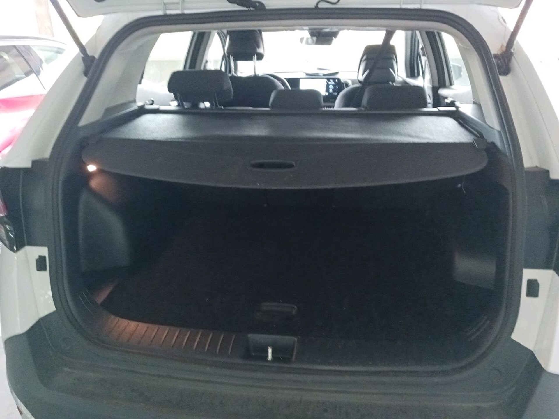 Foto 7 del anuncio Kia Sportage 1.6 T-GDi HEV 171kW (230CV) Drive 4x2  de Ocasión en Madrid