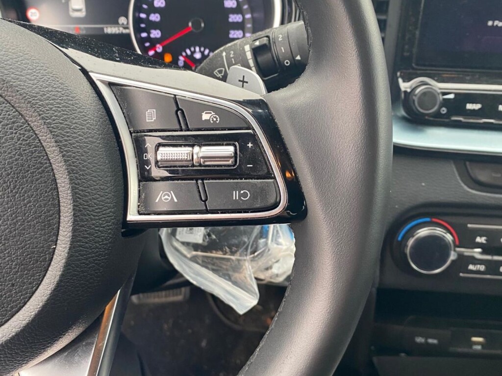 Foto 5 del anuncio Kia Ceed 1.0 MHEV 74kW (100CV) Style Edition DCT  de Ocasión en Madrid