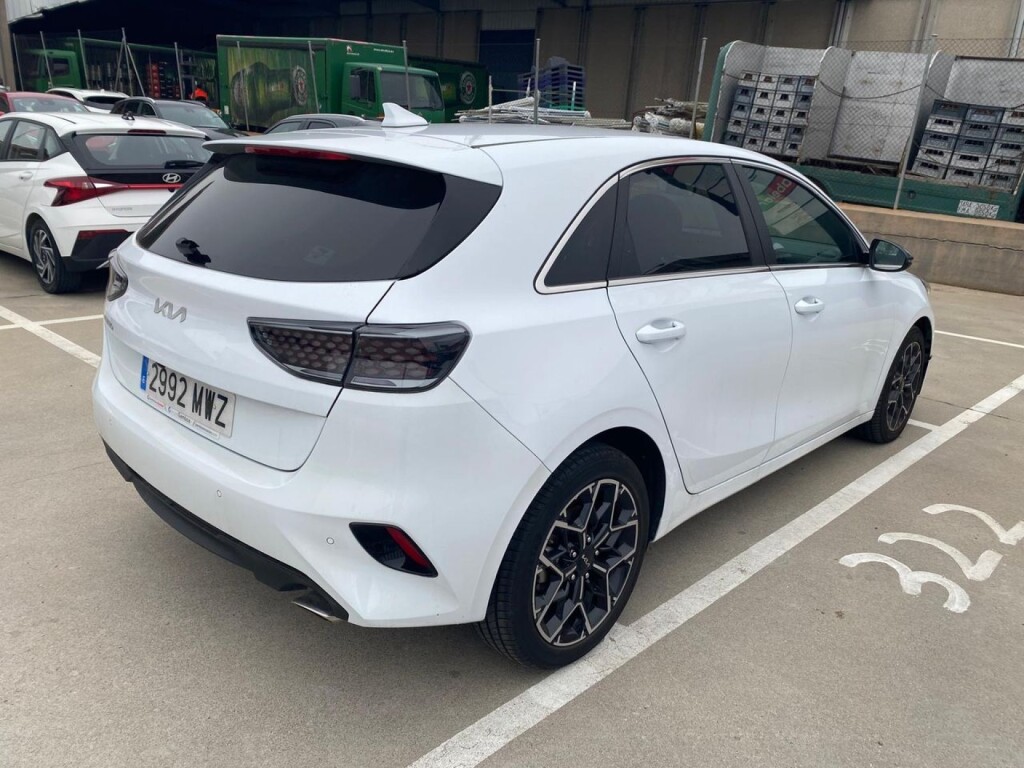 Foto 3 del anuncio Kia Ceed 1.0 MHEV 74kW (100CV) Style Edition DCT  de Ocasión en Madrid