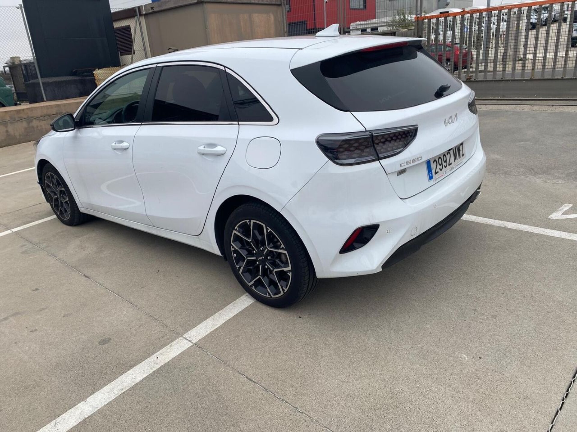 Foto 2 del anuncio Kia Ceed 1.0 T-GDi 74kW (100CV) Style Edition  de Ocasión en Madrid