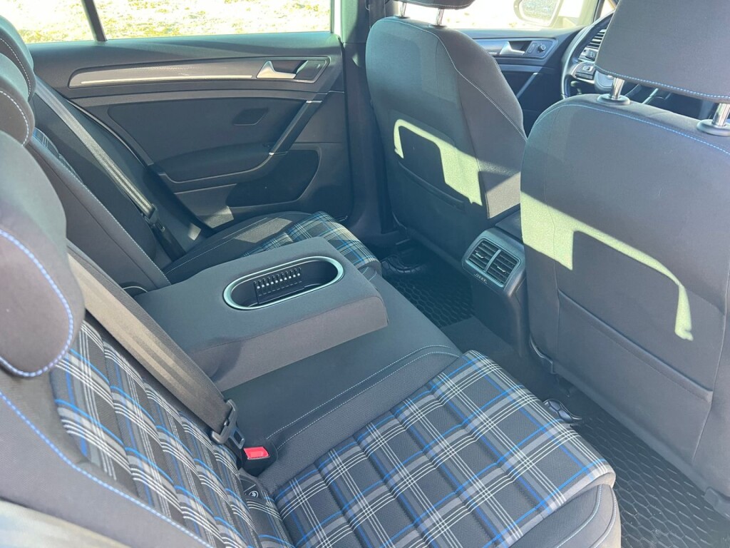 Foto 7 del anuncio Volkswagen Golf GTE 1.4 TSI e-Power 150kW (204CV) DSG  de Ocasión en Madrid