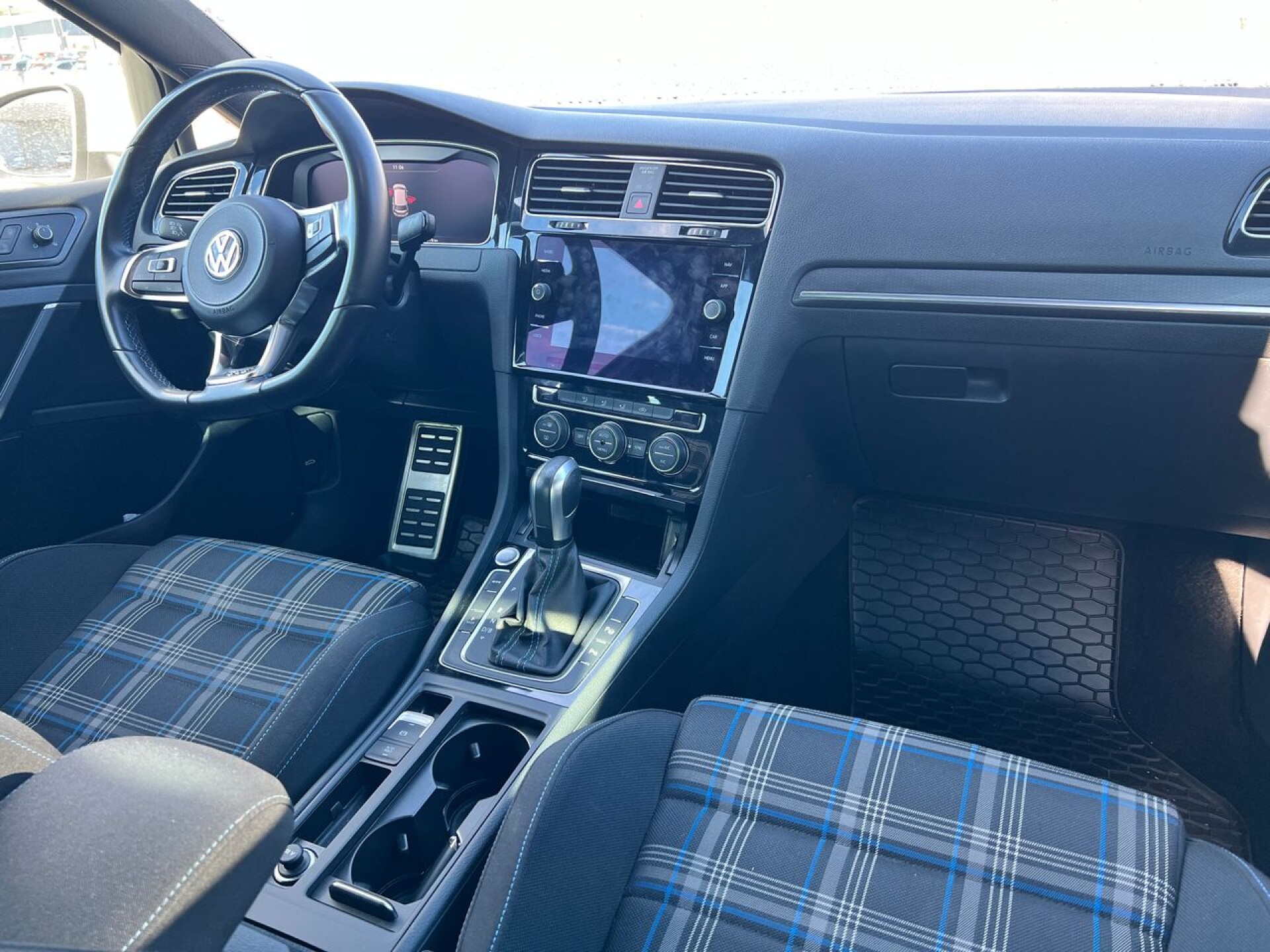 Foto 6 del anuncio Volkswagen Golf GTE 1.4 TSI e-Power 150kW (204CV) DSG  de Ocasión en Madrid