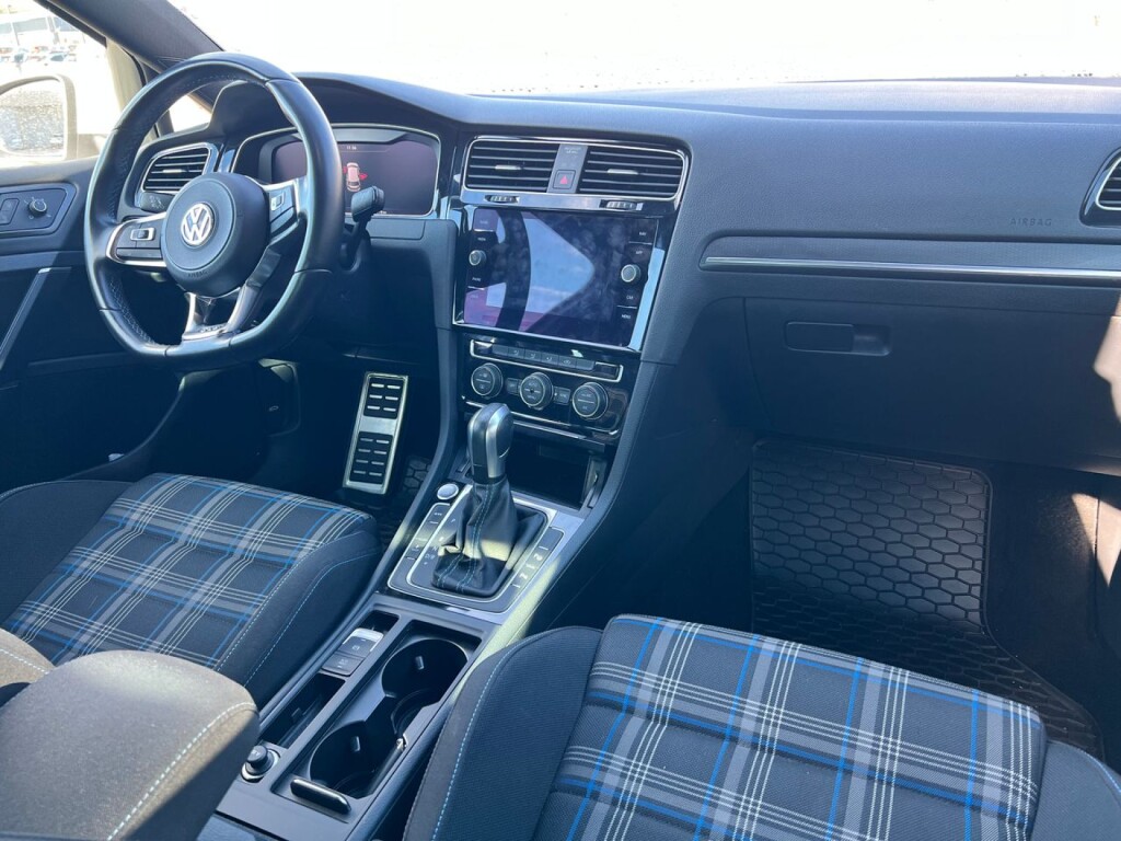 Foto 6 del anuncio Volkswagen Golf GTE 1.4 TSI e-Power 150kW (204CV) DSG  de Ocasión en Madrid