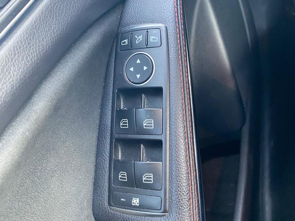 Foto 4 del anuncio Mercedes Clase A A 200 d AMG Line  de Ocasión en Madrid